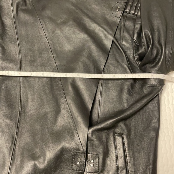 Trouvé unlined leather jacket with hook and eyes - Picture 8 of 9